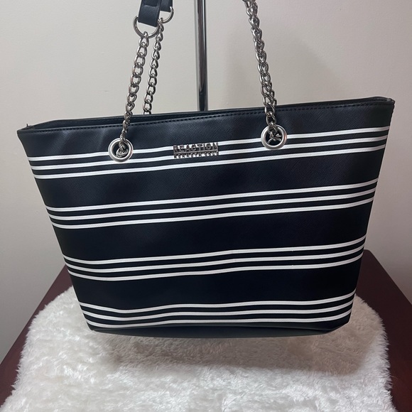 Kenneth Cole Reaction Tote - Picture 4 of 10